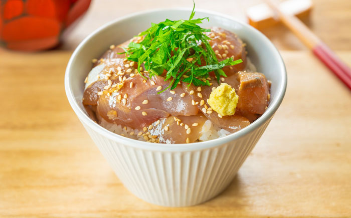 【年内発送は12月11日ご入金分まで！】くまモンお刺身しょうゆ 300ml×2本【株式会社山内本店】 [BHAE050]