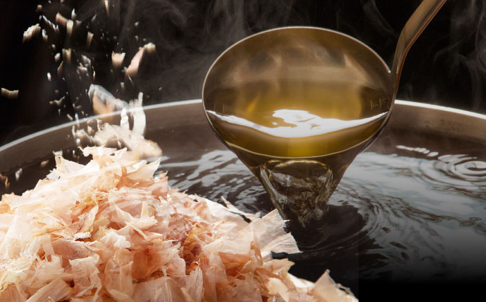 【年内発送は12月11日ご入金分まで！】たまごかけ醤油 200ml×2本【株式会社山内本店】 [BHAE078]