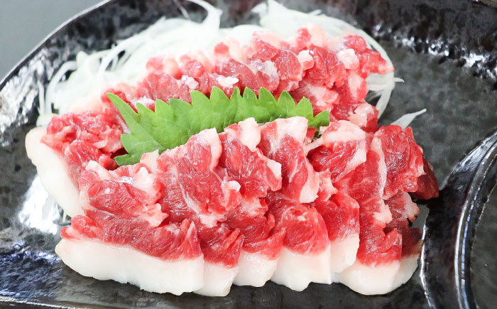 純国産馬 バラヒモ馬刺し 計約200g (約100g×2個) / ばさし 馬刺 熊本馬刺し 熊本県 菊陽町【株式会社古閑ファーム】 [BHDF018]