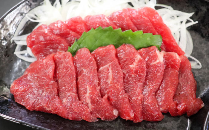 【全6回定期便】純国産馬 赤身馬刺し 約70g / ばさし 馬刺 あかみ 熊本馬刺し 熊本県 菊陽町【株式会社古閑ファーム】 [BHDF025]