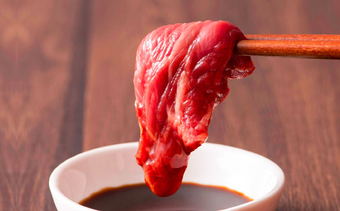 【年内発送は12月11日ご入金分まで！】フジチク ふじ 馬刺し 上赤身 4個 セット 計約320g【株式会社フジチク】 [BHAD002]