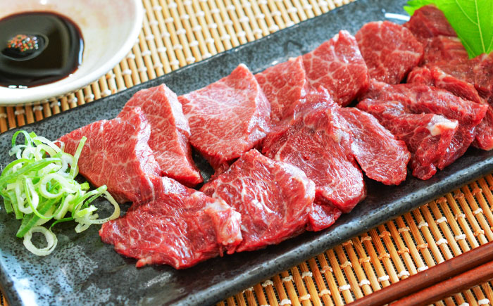 【冷蔵】純国産馬 赤身馬刺し 計約210g (約70g×3個) / ばさし 馬刺 あかみ 熊本馬刺し 熊本県 菊陽町【株式会社古閑ファーム】 [BHDF005]