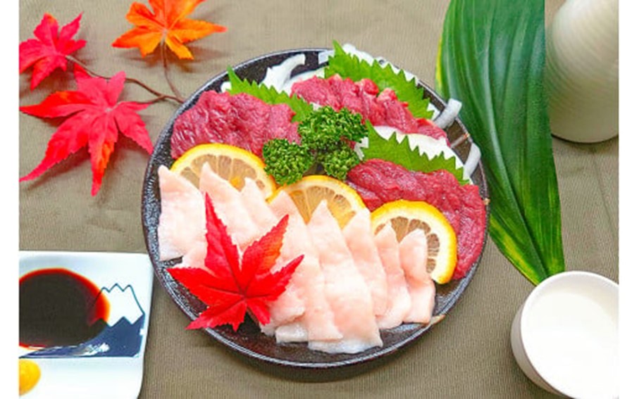 馬刺し〈赤身・コウネ〉セット 200g 赤身 コウネ セット 馬 馬肉 馬刺し たてがみ タテガミ 肉刺し 醤油 贈答用 ギフト まるしげ家 熊本 阿蘇 南小国町 送料無料