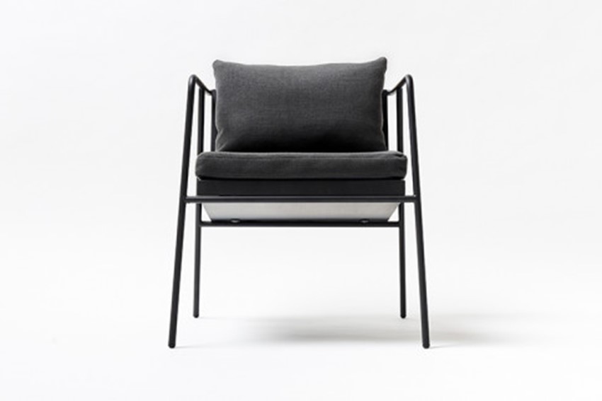 【FIL】ダイニングチェア -スミ リミテッド- MASS Series Dining Chair -SUMI LIMITED-　小国杉 椅子 チェア 背もたれ 肘掛 クッション インテリア 家具 木製 無垢材 天然木 炭 黒 受注生産 おしゃれ リビング ダイニング ギフト Foreque 熊本 阿蘇 南小国町 送料無料