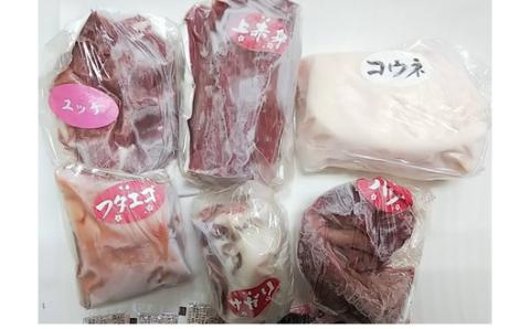 〈令和8年1月出荷〉馬刺し6種 食べ比べセット 420g 熊本 馬刺し 馬肉 馬 6種 食べ比べ セット 詰め合わせ 赤身 たてがみ ハツ サガリ フタエゴ ユッケ 肉刺し バラエティ 桜屋 贈答用 ギフト 南小国町 送料無料