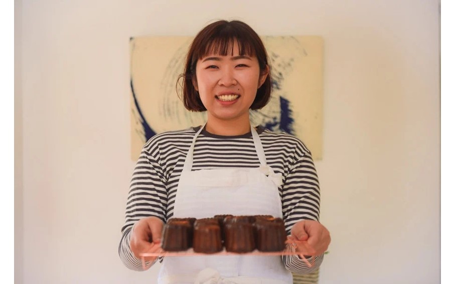 【小国ジャージー牛乳使用】やさしい甘さの大人スイーツ「カルデラカヌレ」10個セット