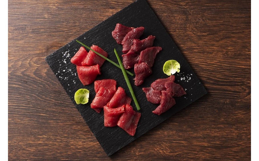 フジチクオリジナル 国産馬刺しとくまもと黒毛和牛 食べ比べセット 580g くまもと黒毛和牛 モモ バラ カルビ 焼肉 鍋 しゃぶしゃぶ 馬刺し 馬肉 生食用 肉刺し セット 詰め合わせ バーベキュー 熊本県産 黒毛和牛 和牛 牛 国産 高級 贅沢 贈答用 ギフト 熊本 阿蘇 南小国町 送料無料