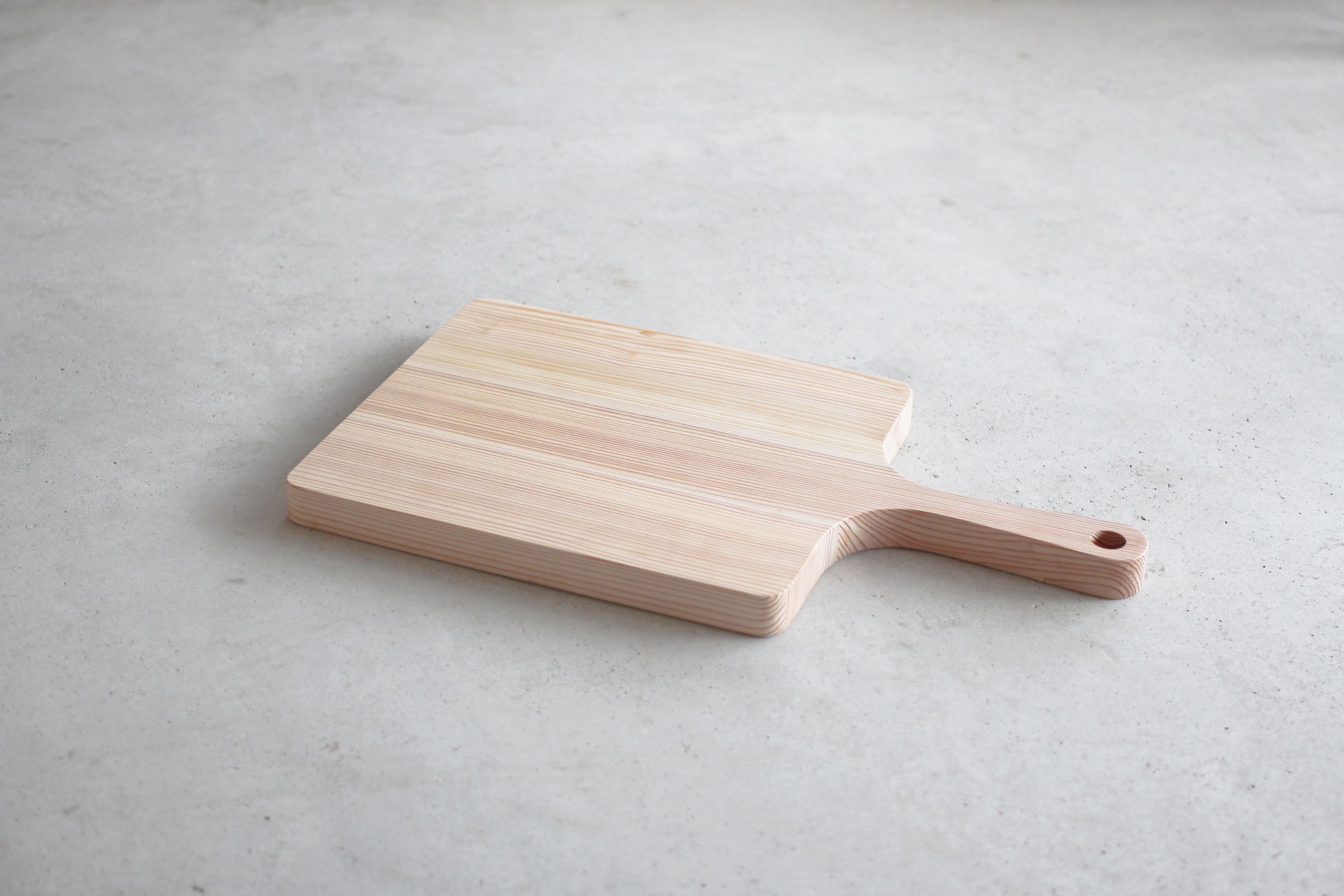 【Foreque】 小国杉 カッティングボード ナチュラル  天然木 まな板 木 木製 パン皿 お皿 おしゃれ プレート ケーキ皿 ギフト 贈答用 プレゼント Foreque 熊本 阿蘇 南小国町 送料無料