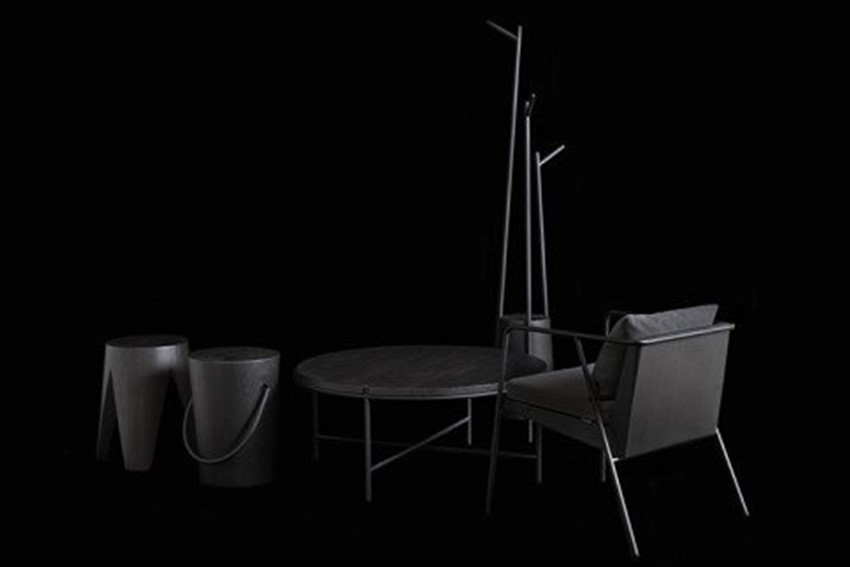 【FIL】ハンドルスツール -スミ リミテッド- MASS Series Handle Stool -SUMI LIMITED-　小国杉 スツール ハンドルスツール チェアー チェア ローチェア 椅子 インテリア 家具 木製 無垢材 炭 黒 おしゃれ リビング ダイニング Foreque 熊本 阿蘇 南小国町 送料無料