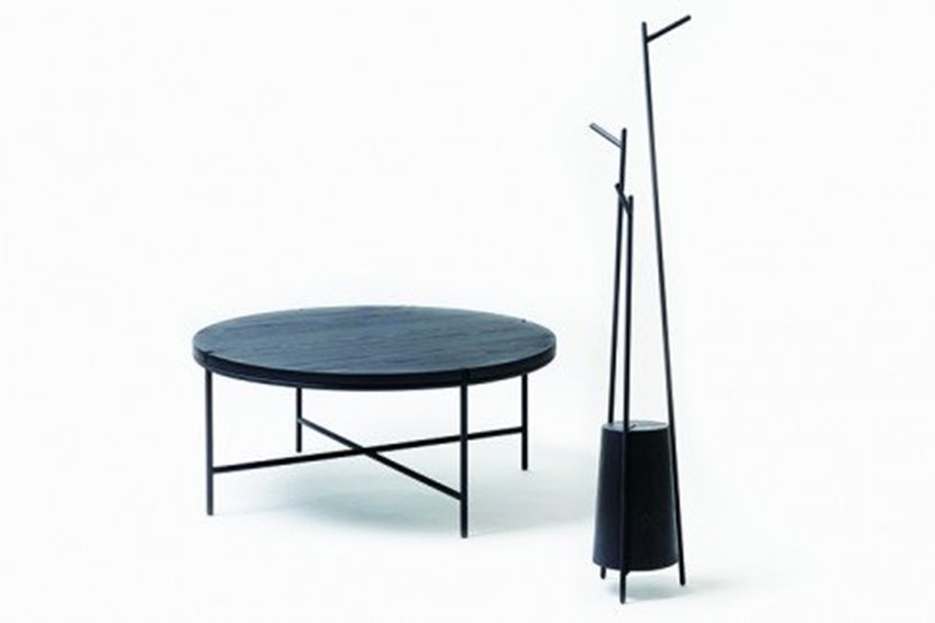 【FIL】コートハンガー -スミ リミテッド- MASS Series Coathanger -SUMI LIMITED- 　小国杉 コート掛け ハンガーポール 洋服掛け 帽子掛け インテリア 家具 木製 無垢材 天然木 炭 黒 受注生産 おしゃれ リビング ダイニング ギフト Foreque 熊本 阿蘇 南小国町 送料無料