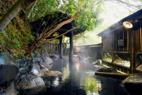 黒川温泉 美人セット・さくら  化粧水 ミスト 80g フェイスパック フェイスマスク 黒川すぱみすと 温泉成分 美容 ふもと旅館 ギフト 贈答用 セット 熊本 阿蘇 南小国町 送料無料