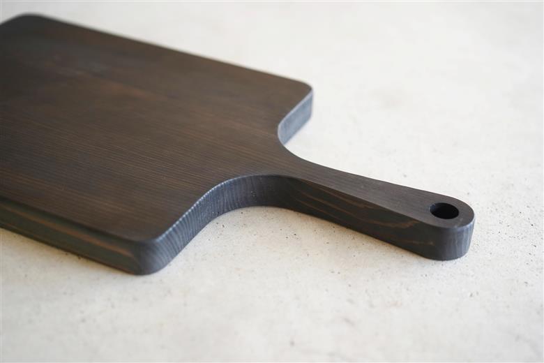 【Foreque】 小国杉 カッティングボード ブラック  天然木 まな板 木 木製 パン皿 お皿 おしゃれ プレート ケーキ皿 ギフト 贈答用 プレゼント Foreque 熊本 阿蘇 南小国町 送料無料