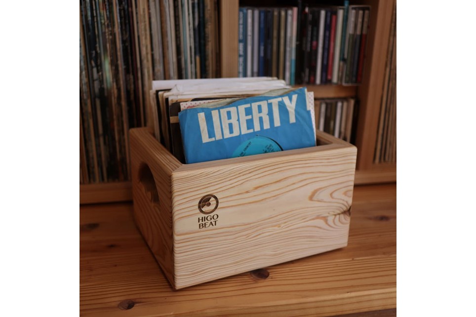 【Higo Beat】 小国杉 レコードボックス（7インチ用） レコードラック 50枚 レコード 収納 木製 天然木 無垢材 インテリア おしゃれ Higo Beat 熊本 阿蘇 南小国町 送料無料