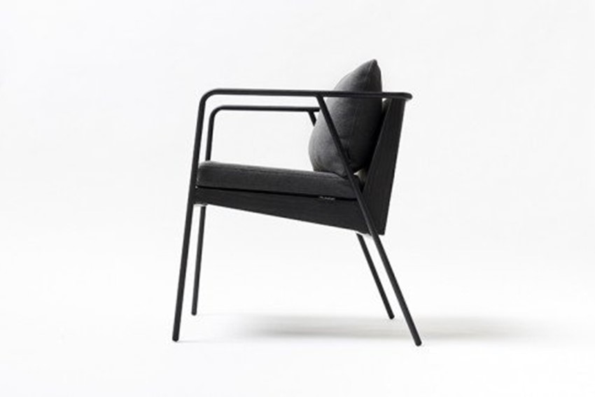 【FIL】ダイニングチェア -スミ リミテッド- MASS Series Dining Chair -SUMI LIMITED-　小国杉 椅子 チェア 背もたれ 肘掛 クッション インテリア 家具 木製 無垢材 天然木 炭 黒 受注生産 おしゃれ リビング ダイニング ギフト Foreque 熊本 阿蘇 南小国町 送料無料