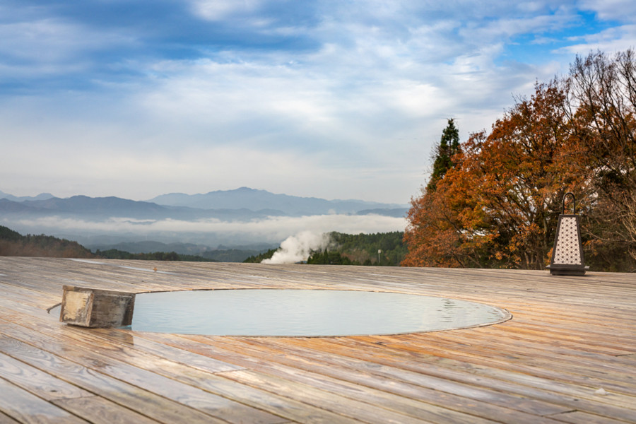 【ASOおぐに観光協会】阿蘇 小国町 観光商品券 1万円 1000円×10枚 現地引き取り 杖立温泉 わいた温泉郷 湯けむり 蒸し湯 ジャージー牛乳 小国杉 旅行 観光 宿泊 飲食 お買い物 お土産 商品券 宿泊券 1000円券 10枚 現地払い利用 地域振興 旅行支援