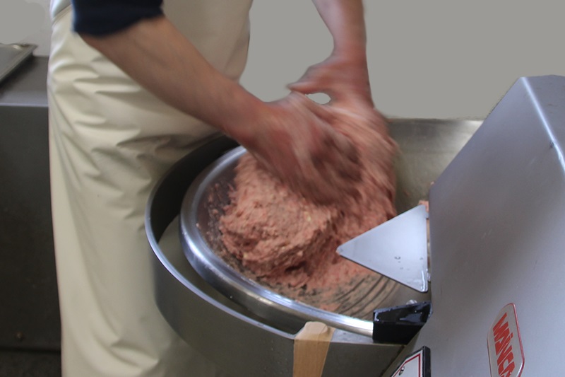 【先行予約】令和8年1月出荷 デュッセル 熊本 阿蘇 小国町 わいた 山川 手作りハム ソーセージ 詰め合わせ 5種類 マイスター 職人 ドイツ 本場の手法 チューリンガーグリル チーズグリラー コッホシケン クラカウアー ソーセージ