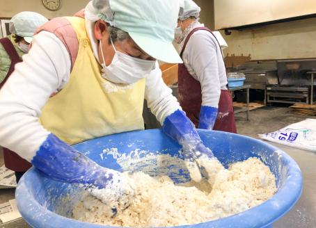 【児玉酒店】熊本 阿蘇 小国郷 特産品 阿蘇小国ジャージー牛乳 かりんとう 熊本 100g 12袋 1200g サクサク やみつき おやつ 手作り ほんのり甘い 優しい味わい こだわり ギフト 贈答 贈り物