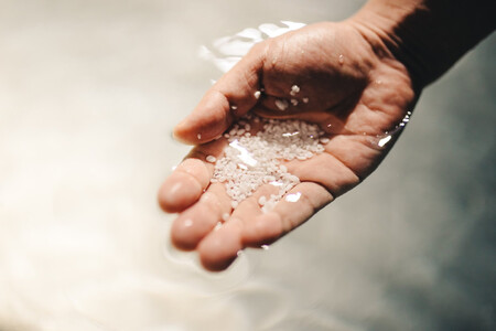 【河津酒造】先行予約 スパークリング 花雪 AGEHA 720ml 4合 令和7年新酒 令和8年1月出荷 発泡酒 生酒 地酒 日本酒 お酒 純米 無濾過 瓶内二次発酵 熊本 阿蘇 小国郷 アルコール 数量限定 河津酒造 老舗 受賞多数 冷蔵 お取り寄せ お年賀 贈り物 贈答 ギフト