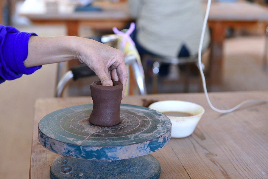 【悠工房】手作り 食器 陶器 コーヒーカップ ソーサー ケーキ皿 おうち時間 贈り物 贈答 福祉施設製品 SDGs ギフト プレゼント らくらく窯 陶器セット 熊本 阿蘇 小国郷 小国町