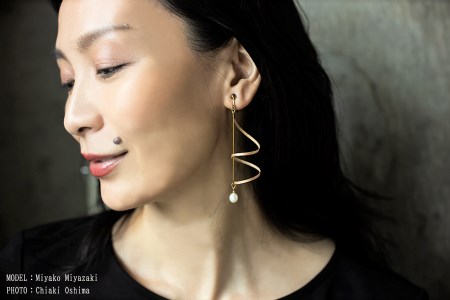 【KALCANO】イヤリング ジュエリー jewelry アクセサリー レディース 熊本 阿蘇小国杉 小国杉 工芸品 木製 K18 淡水パール ハンドメイド ギフト プレゼント ジュエリーケース付 ogunist tsumuji -つむじ