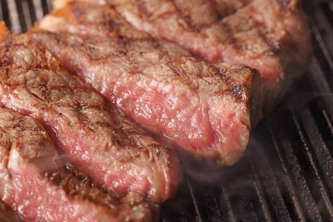 阿蘇うぶやま村の放牧あか牛サーロインステーキ《60日以内に出荷予定(土日祝除く)》---ubuyama_yns_20_600g---