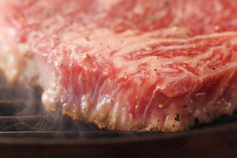 阿蘇うぶやま村の放牧あか牛サーロインステーキ《60日以内に出荷予定(土日祝除く)》---ubuyama_yns_20_600g---