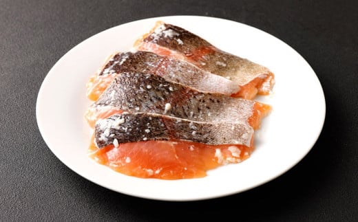 阿蘇から届く かわべのASOサーモン塩麹仕立て ～老舗旅館の味をご自宅で～ 480g（40g×12切）サーモン 熊本県 高森町