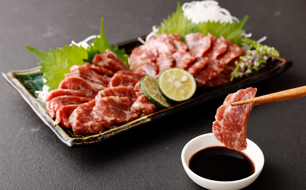 熊本 馬刺し 霜降り 中トロ 約300g ＋ 馬肉 ユッケ 約300g 合計約600g セット 馬肉 馬刺 お肉 霜降り 冷凍