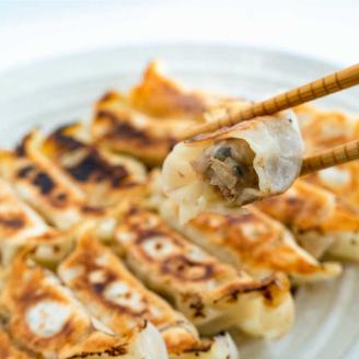 B165-11 ダ・ロープ亭　和牛餃子セット（黒・青しそ）