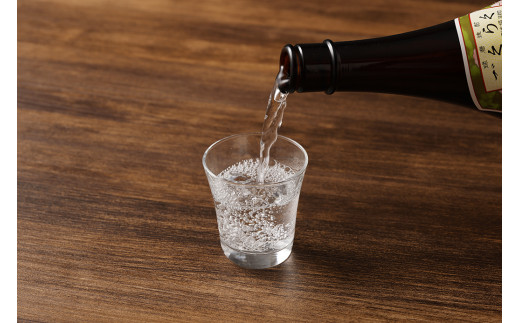 奥球磨の米焼酎(常圧) 飲みくらべ 1.8L×8本セット 合計 14.4L 米 焼酎 お酒 熊本県 水上村