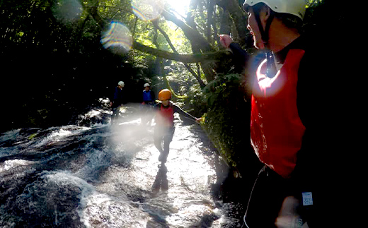 FKP9-675 ラフティング＆キャニオニングプレミアムコンボツアー（2名様）トラベル アウトドア 体験 体験チケット チケット