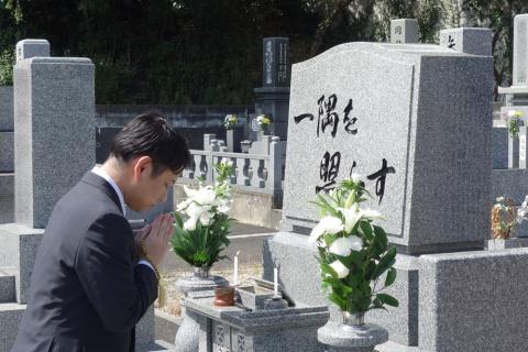 お墓参り代行タクシー(別府市内限定、仏花・写真入り報告書付き）