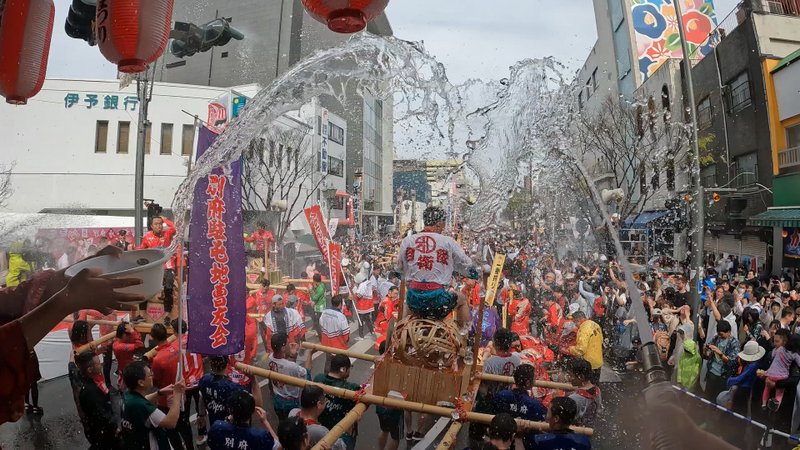 【期間限定】別府八湯温泉まつり「湯ぶっかけまつり」ぶっかけ隊参加(湯かけ体験)