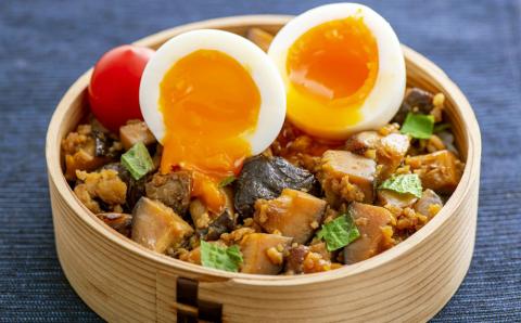 乾燥椎茸 国産 訳あり 小粒どんこ 300g | 乾しいたけ 干し椎茸 乾し椎茸 しいたけ 乾燥しいたけ 干しシイタケ 干ししいたけ  原木 大分県産 九州野菜 産地直送 九州産 中津市 送料無料