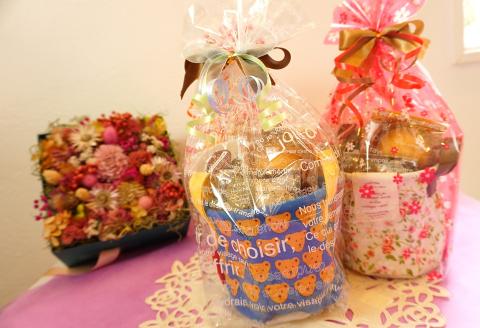 新鮮たまご と 濃厚牛乳 を使った『 ママン お勧め焼き菓子詰め合わせ』 10個 | お菓子 菓子 洋菓子 焼き菓子 ママンぼうろ ドラぼうろ ダックワーズ ドーナッツ アマンド ブラウニー マドレーヌ フィナンシェ ピヨピヨクッキー クッキー 詰合せ セット 大分県 中津市