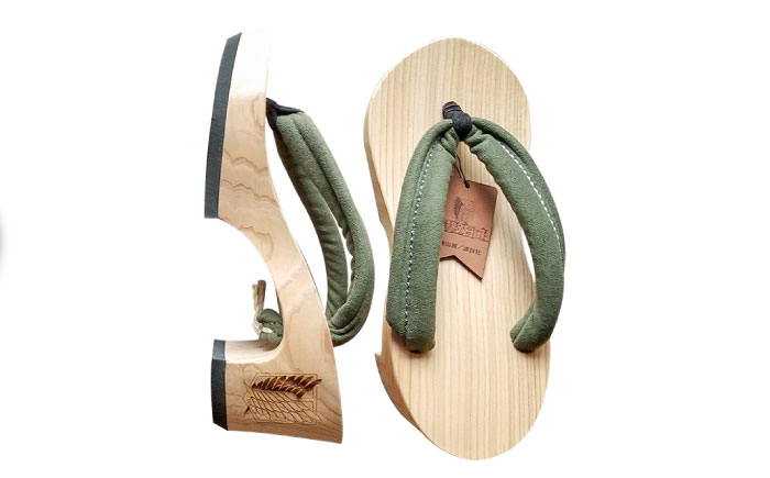 進撃の巨人 調査兵団のヒール下駄 ※選べるサイズ(S/M/L) 日田市