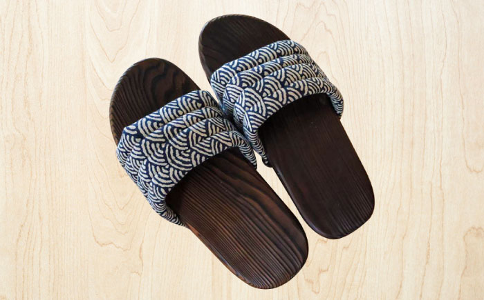 【選べるサイズ】日田杉下駄 紺色系(ムーン) 23～24.5cm　日田市 / 月隈木履工業所　日田杉 外履き サンダル [ARBJ011]