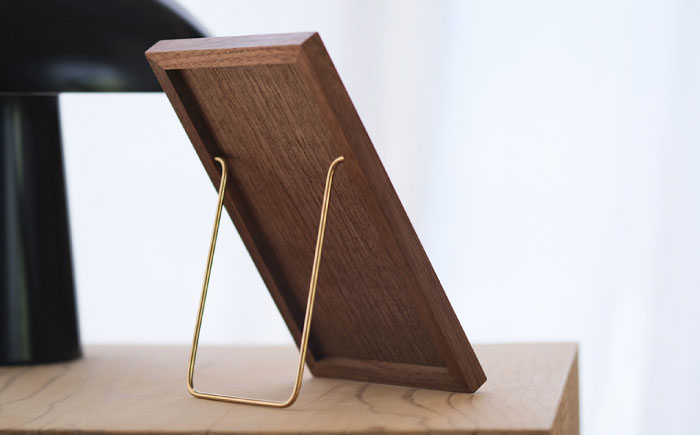 黄金比の卓上鏡(ウォルナット)　日田市 / Hatuka　ミラー 卓上 壁掛け [AREZ007]