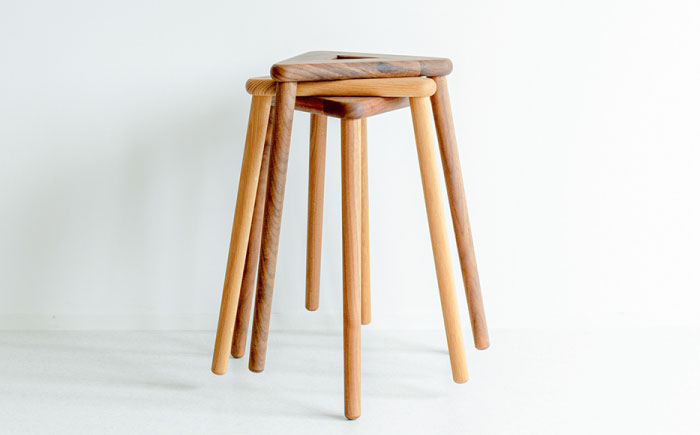 【重ねてスッキリコンパクト】三角スツール3脚セット　日田市 / 日東木工 スツール 椅子 イス [ARFA006]