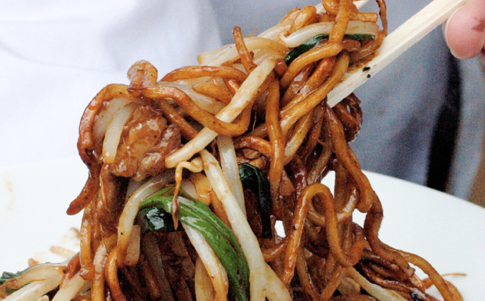 B級グルメを忠実に再現！萬天楼の日田焼そば 8食セット 焼きそば 日田市 / 有限会社マルナカフーズ [ARAG005]