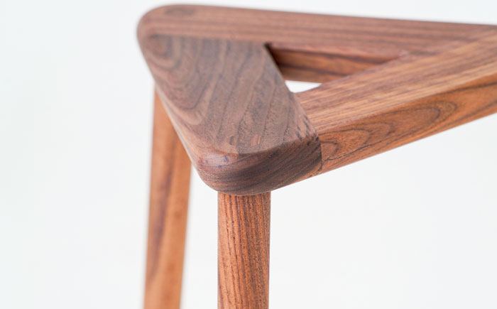 【重ねてスッキリコンパクト】三角スツール3脚セット　日田市 / 日東木工 スツール 椅子 イス [ARFA006]