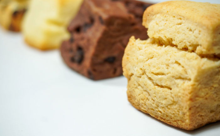 卵不使用スコーン8個&まるせオリジナルコーヒー(豆)100gセット　日田市 / まるせ　珈琲 焼き菓子 ブレンドコーヒー [ARFH004]