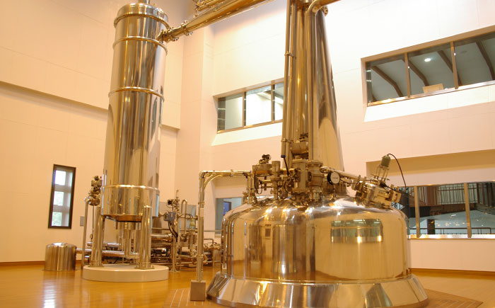 【お歳暮対象】【麦焼酎の最高峰】 いいちこフラスコボトル(720ml×1本) 　日田市 / 深見酒舗 [AREY003]