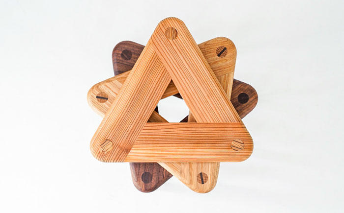 【重ねてスッキリコンパクト】三角スツール3脚セット　日田市 / 日東木工 スツール 椅子 イス [ARFA006]