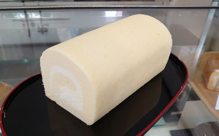シュワシュワと溶けるような口当たり！スフレチーズロールケーキ　日田市 / 豆田ロール粋 ロールケーキ チーズ スフレ [AREP001]