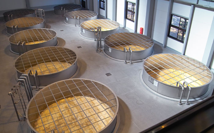 【お歳暮対象】【熟成本格麦焼酎】 いいちこスペシャル(720ml×1本)　日田市 / 深見酒舗 [AREY002]