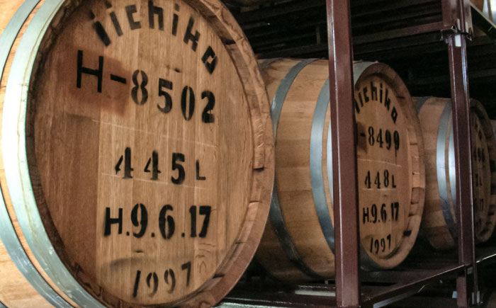 【本格麦焼酎】 いいちこ日田全麹(1.8L×1本)　日田市 /  深見酒舗 [AREY006]