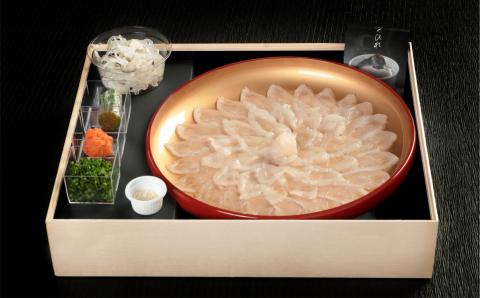 【年内・年末年始発送可】ミシュラン三ツ星獲得★★★料亭山田屋　トラフグ刺しふぐ鍋セット（6人前）［冷蔵］