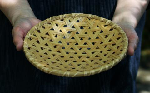 使い勝手の良い『7寸』サイズの竹の盛皿