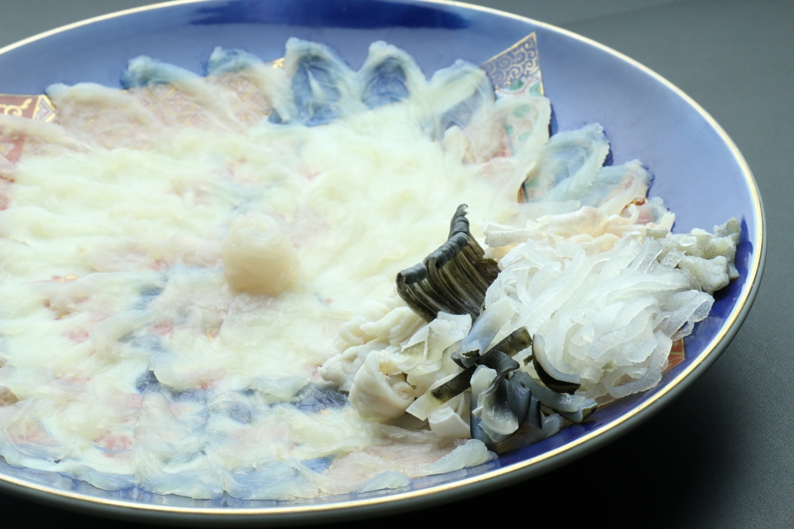 武家屋敷に泊まる　御宿料亭春光園ペア宿泊券（１泊2食付）≪天然とらふぐフルコース≫